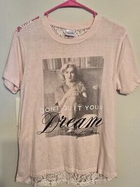 Freeze Pink Lace-Hem Graphic Tee - 'Dream' Marilyn Photo